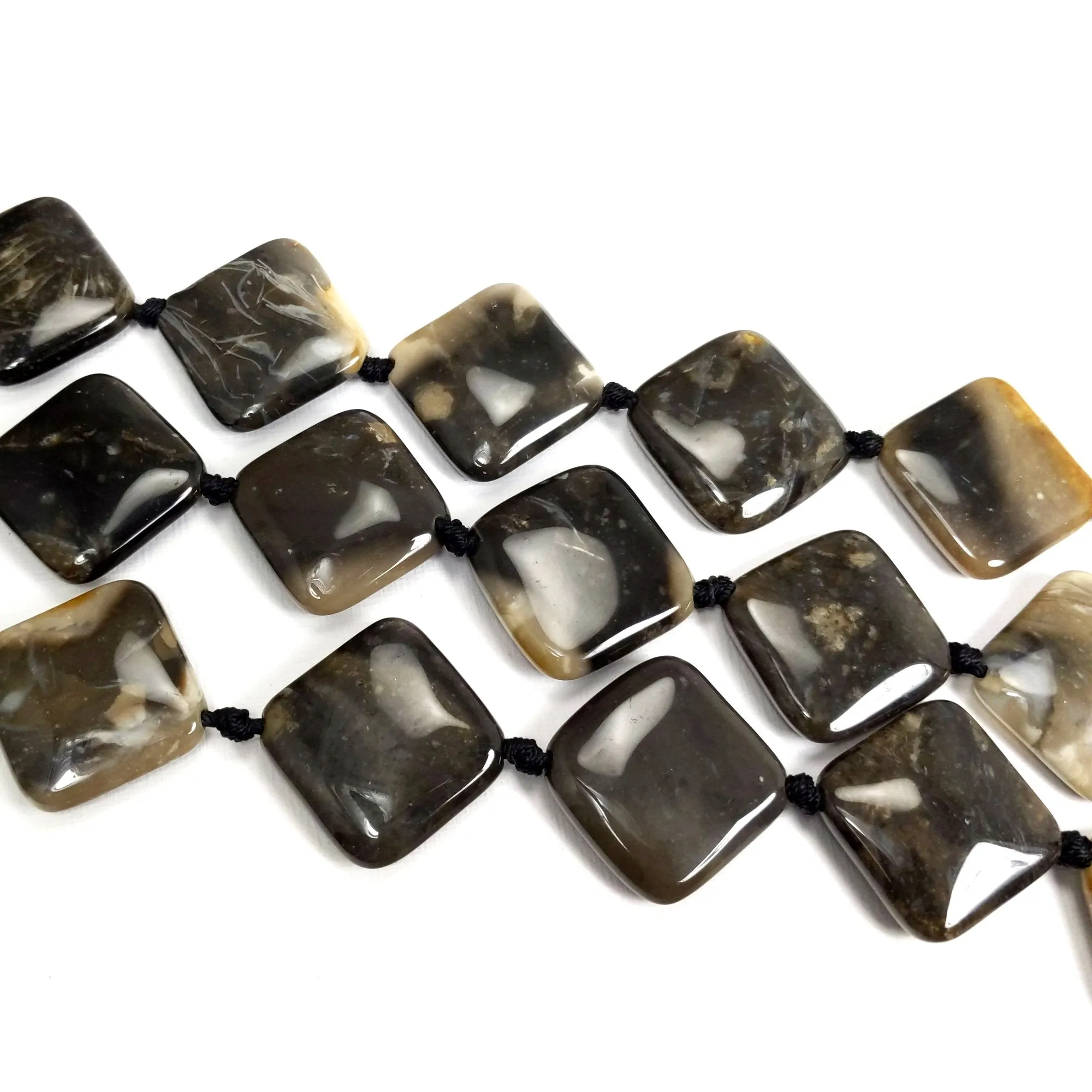 Gray Sheepskin Jasper Diamond 25-30mm (16-Inch Strand)