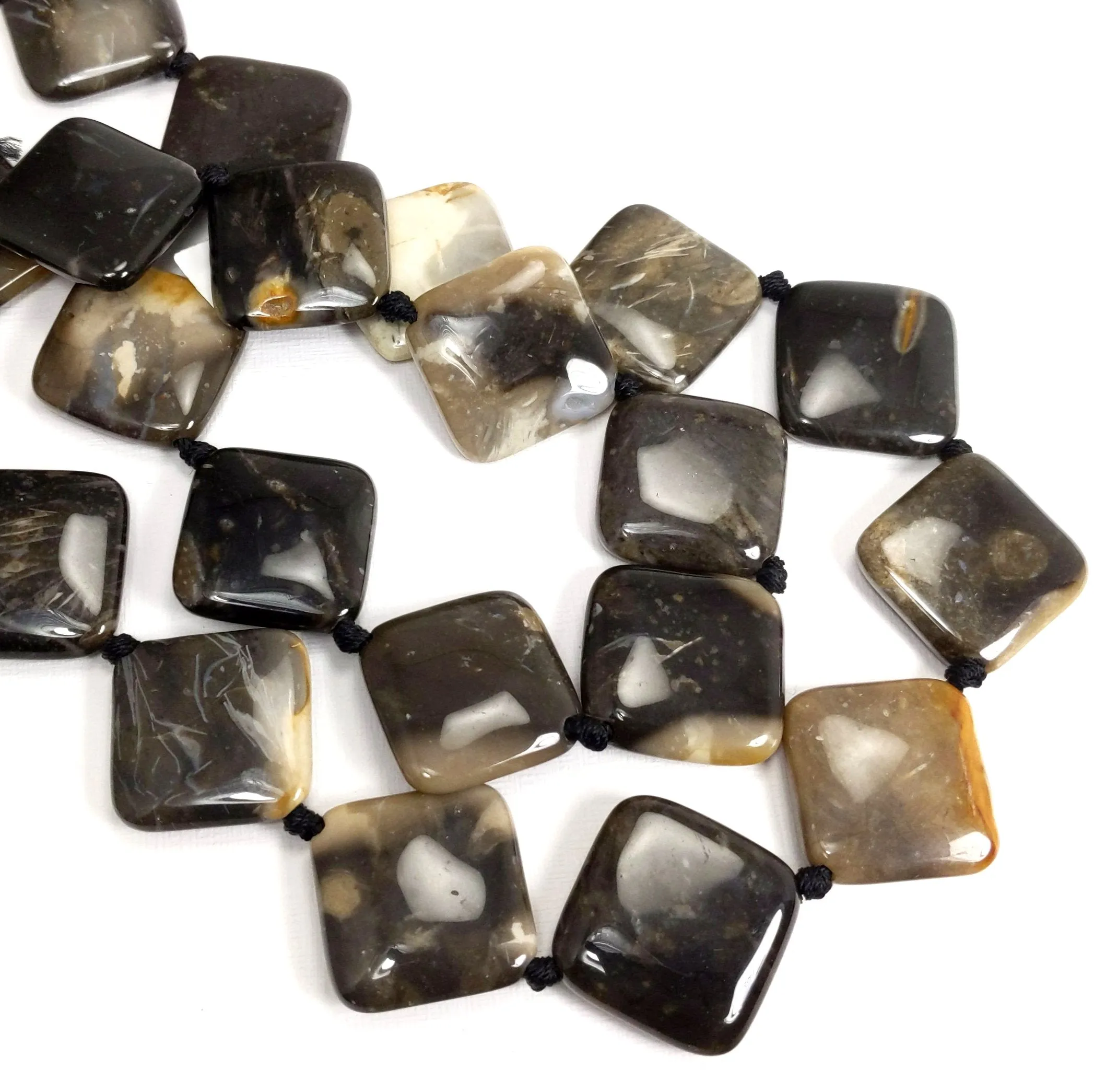 Gray Sheepskin Jasper Diamond 25-30mm (16-Inch Strand)