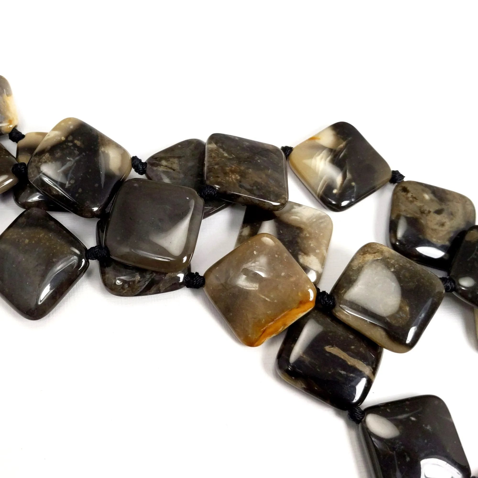 Gray Sheepskin Jasper Diamond 25-30mm (16-Inch Strand)