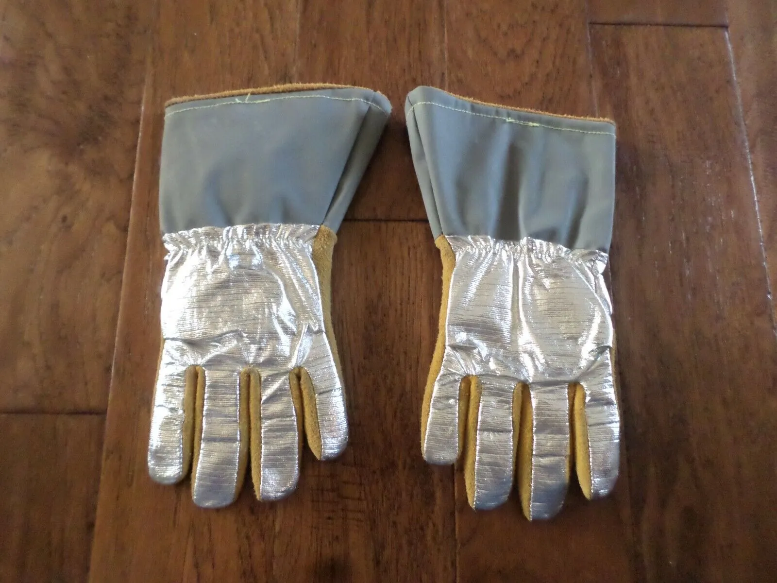 MILITARY ISSUE FIREMAN'S PROXIMITY GLOVES GAUNTLET CUFF ARFF TURNOUT GEAR
