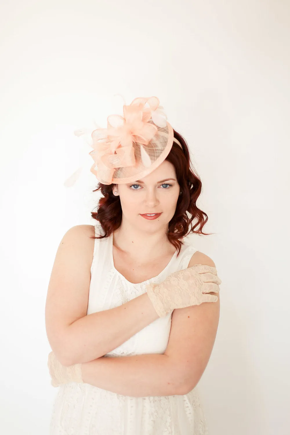 Nude Women's Lace Gloves